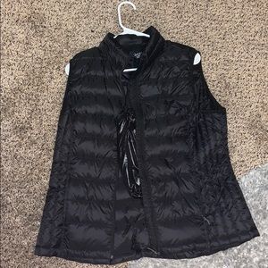 NWOT Black Puffer Vest